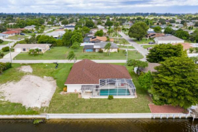 Waterfront, Heated Pool Home, the perfect oasis! - Villa Lost in Time - Roelens Vacations